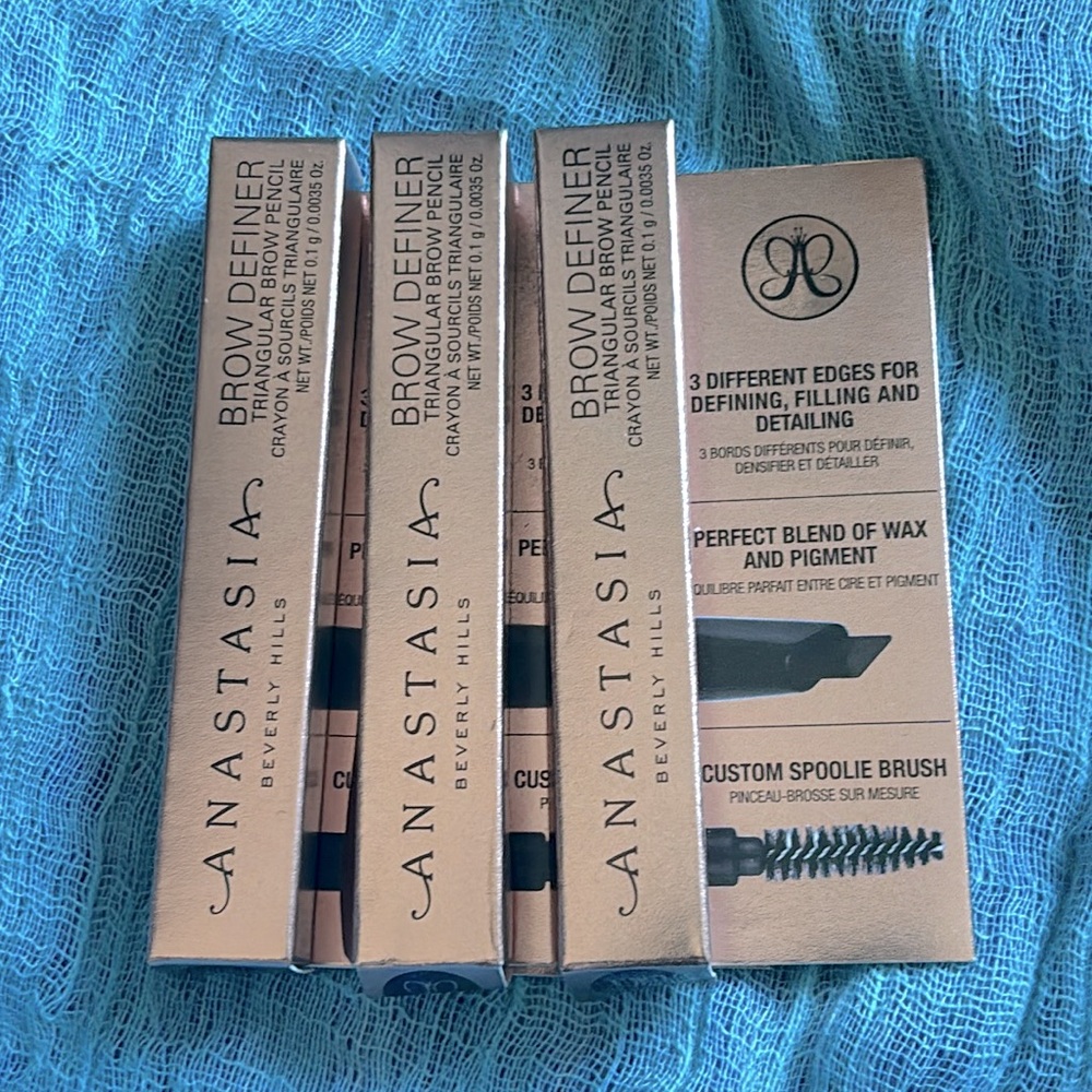 Anastasia Beverly Hills Brow Definer Medium Brown Triangular Eyebrow Pencils